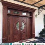 Pintu Utama Rumah Mewah Kombinasi Kaca Patri Terbaru