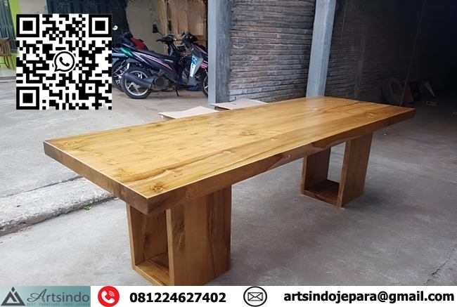 Meja Makan Vila Mewah Kayu Jati Tebal