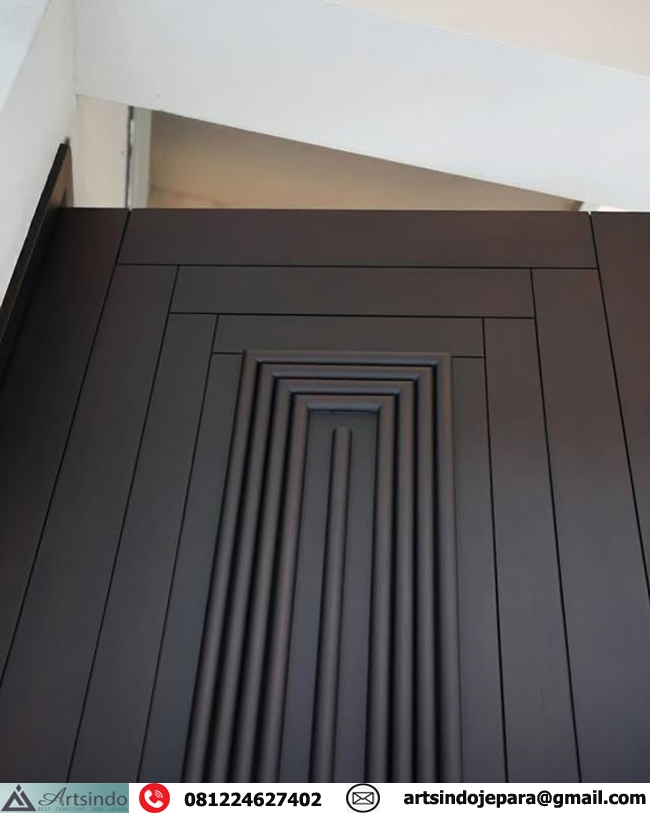 Detail Motif Daun Pintu Garis Profil Vertikal Timbul